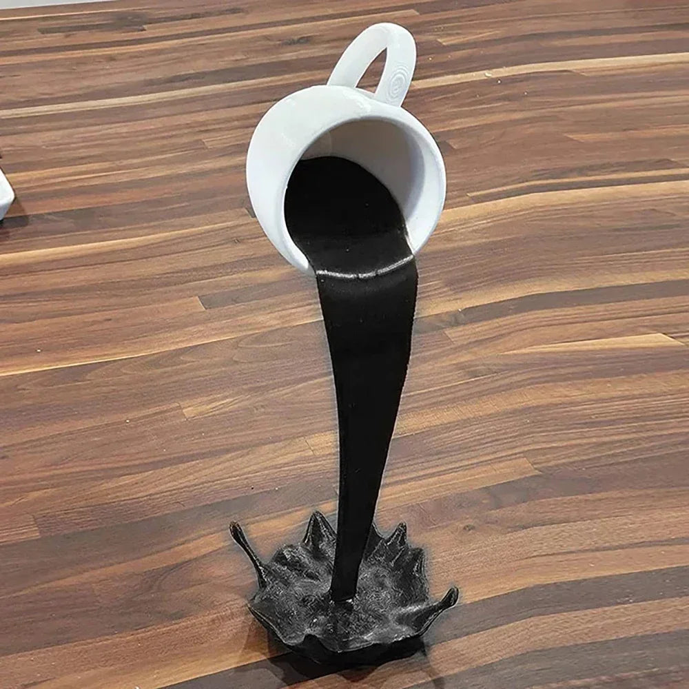 Café suspendido: escultura artística en forma de taza flotante