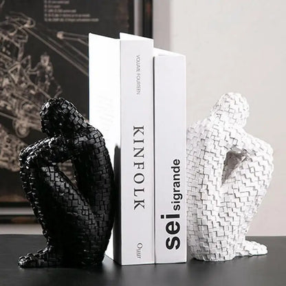 Pensador nórdico: Escultura abstracta de resina